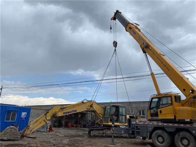 东宁市25吨吊车的工作半径是多少？