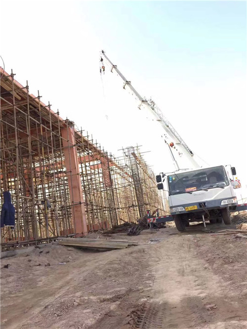 东宁市吊车作业的安全注意事项有哪些？