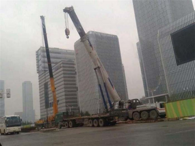 东宁市25吨吊车能吊多重设备？